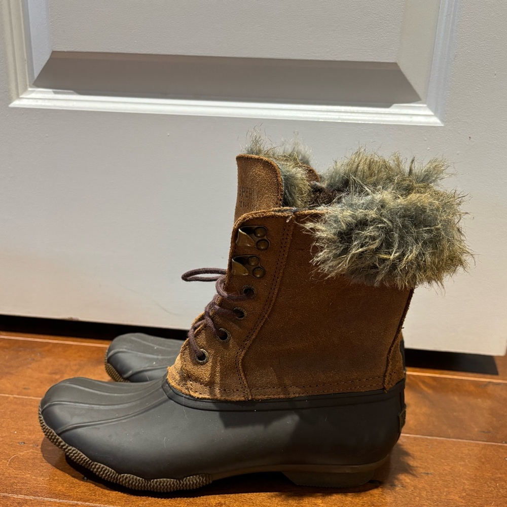 Sperry Tan and Brown Snow Boots - Picture 2 of 4